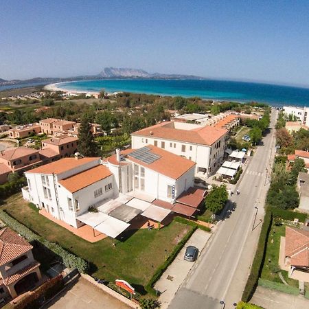 Hotel Al Faro Spiaggia La Cinta Santeodoro San Teodoro  Ngoại thất bức ảnh