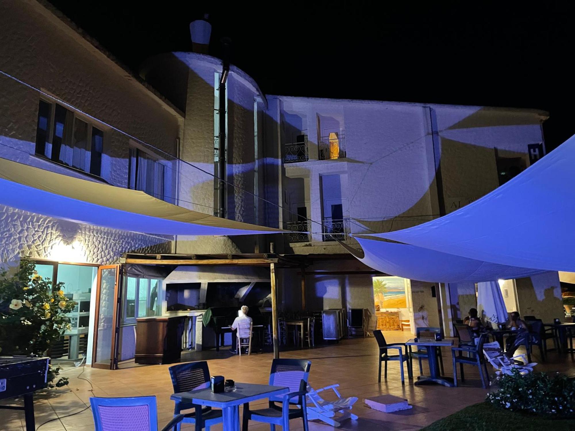 Hotel Al Faro Spiaggia La Cinta Santeodoro San Teodoro  Ngoại thất bức ảnh